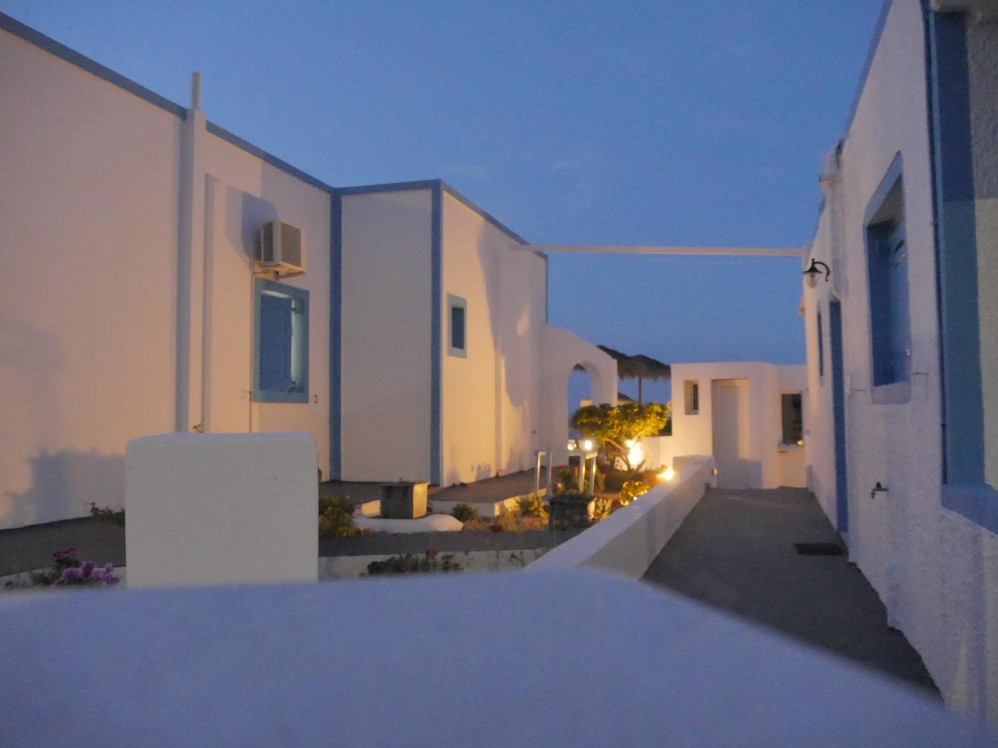 Ancient Thera Apartments Kamári 외부 사진