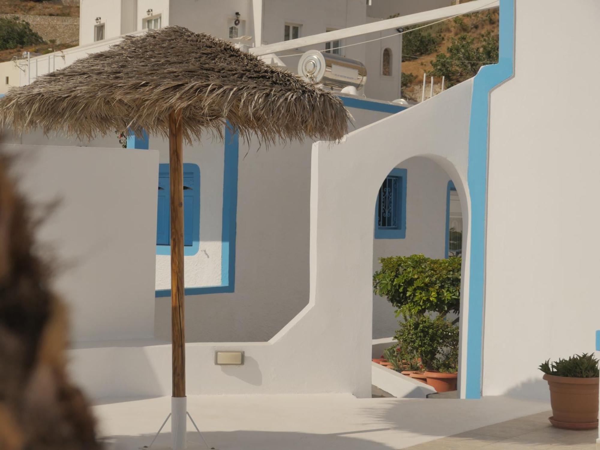 Ancient Thera Apartments Kamári 외부 사진