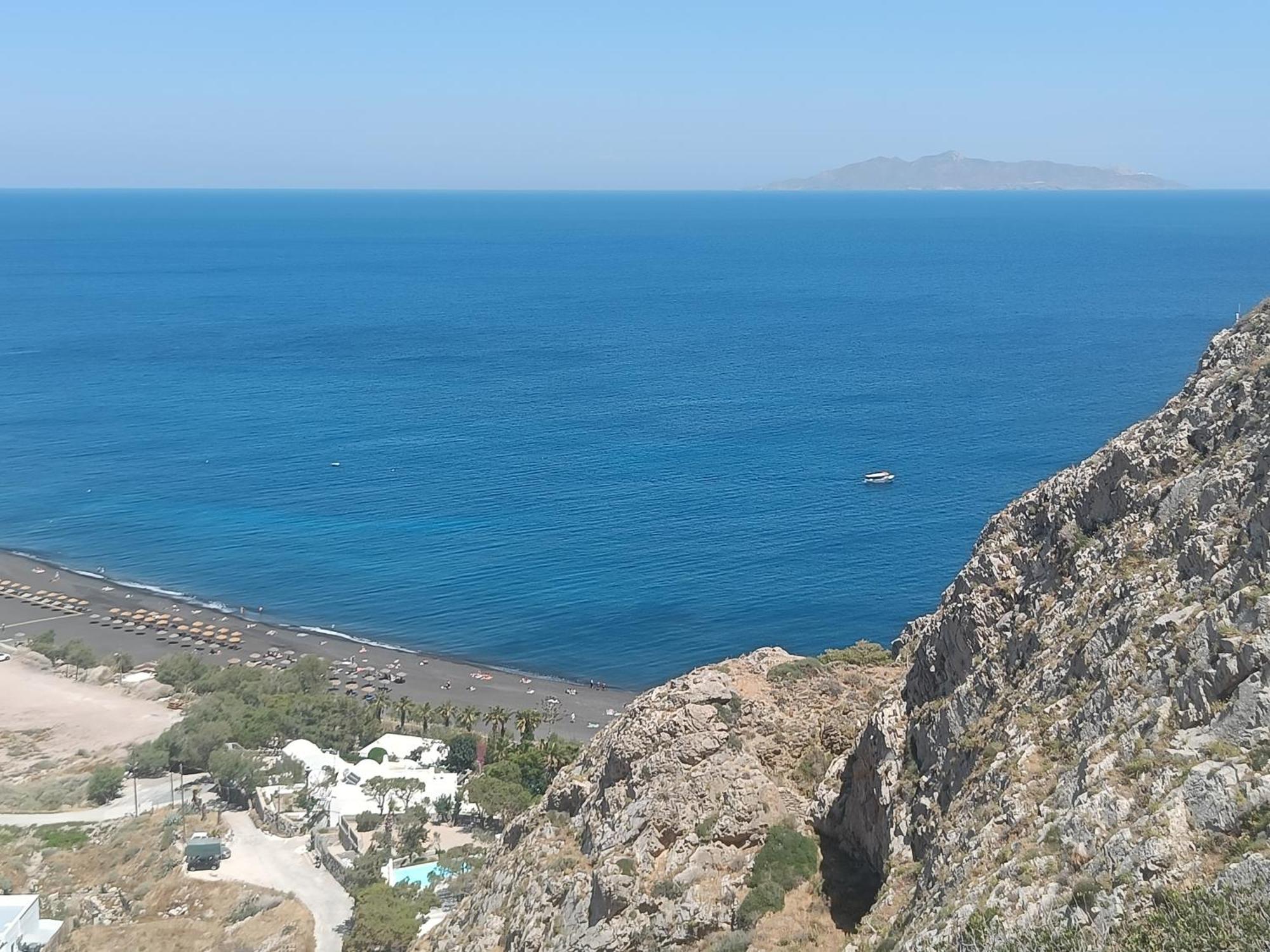 Ancient Thera Apartments Kamári 외부 사진